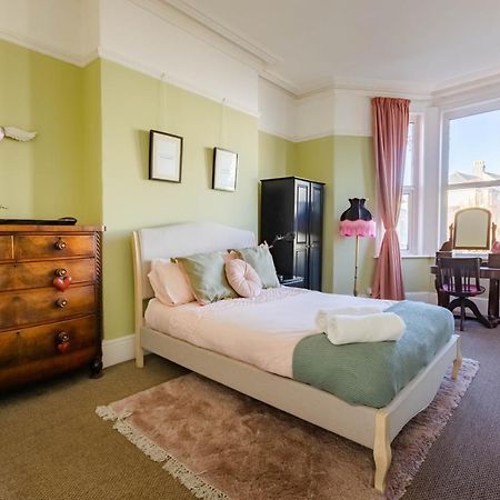 5-Bed House With Distant Sea Views In Plymouth Villa Exterior photo