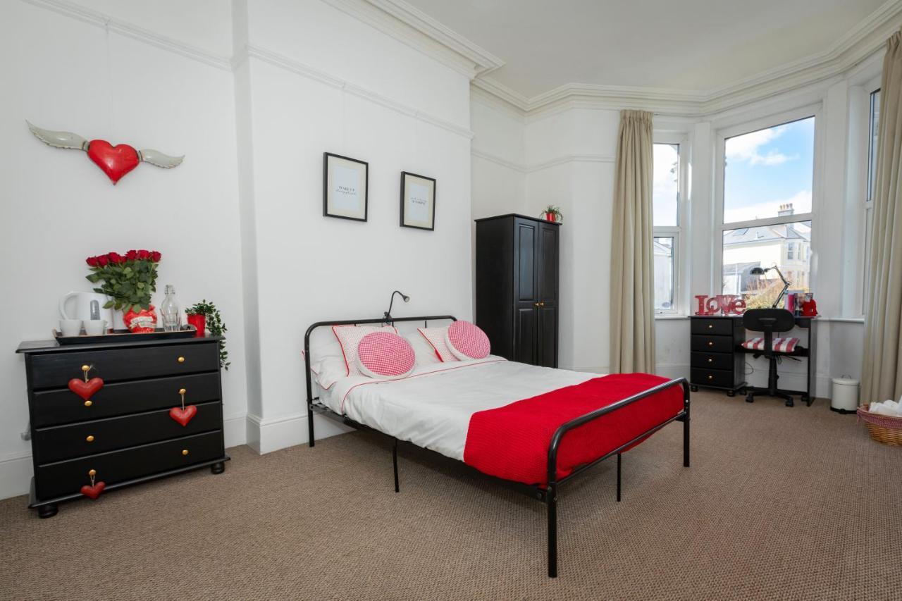 5-Bed House With Distant Sea Views In Plymouth Villa Exterior photo