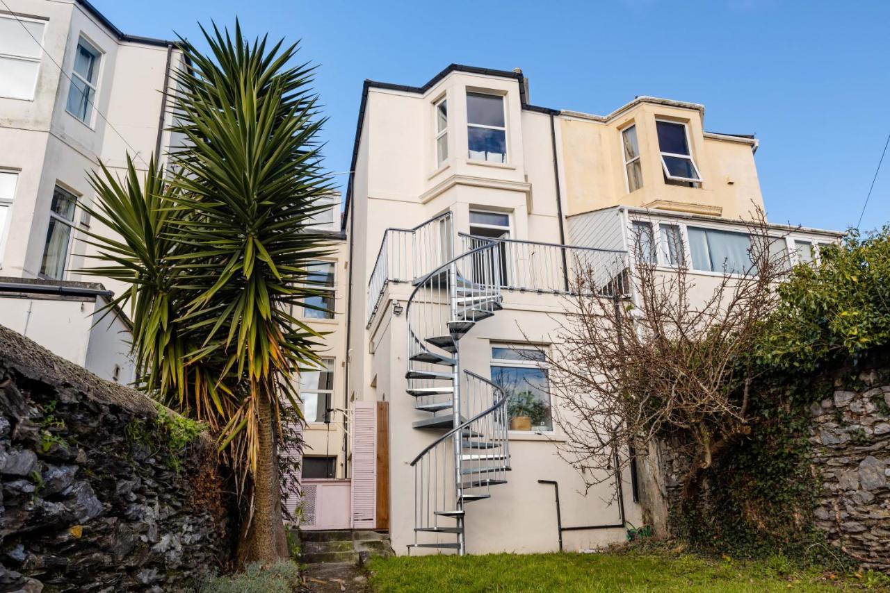 5-Bed House With Distant Sea Views In Plymouth Villa Exterior photo
