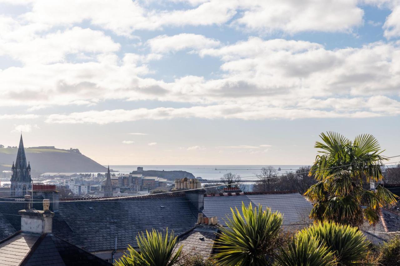 5-Bed House With Distant Sea Views In Plymouth Villa Exterior photo