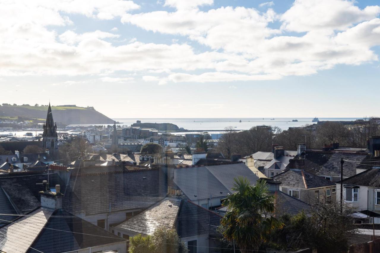 5-Bed House With Distant Sea Views In Plymouth Villa Exterior photo
